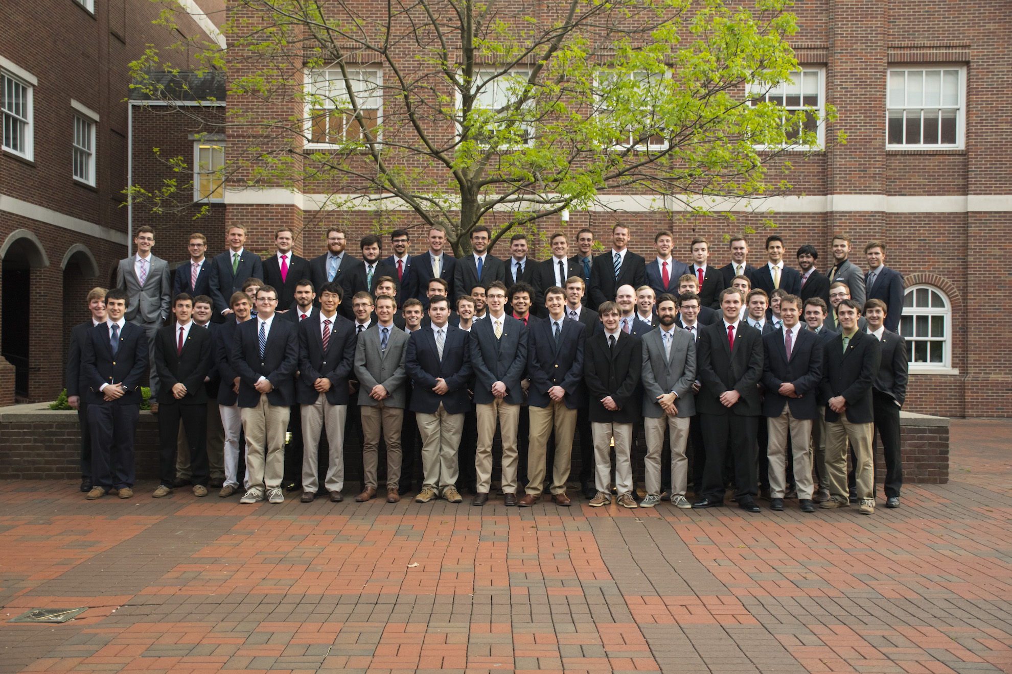 photo of entire fraternity